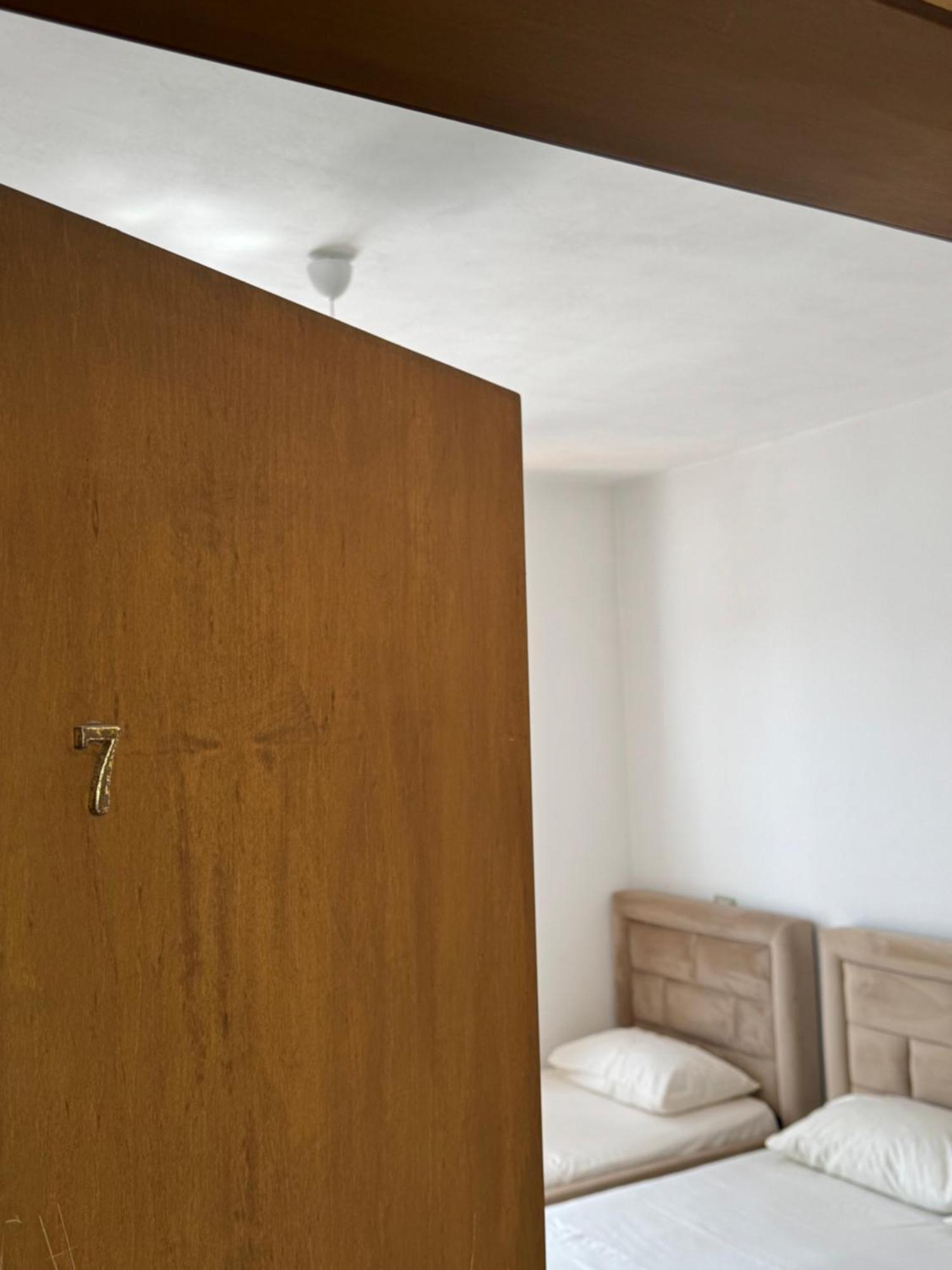 Guesthouse Cami Durres Exterior photo